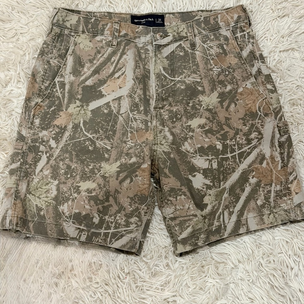 Abercrombie & Fitch Men's Camouflage Cargo Shorts - Olive/Tan